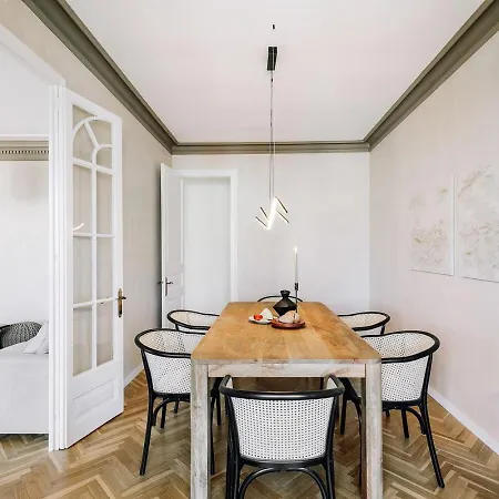 Daire Atrani - 3 Bedroom In Eixample Dreta Barselona